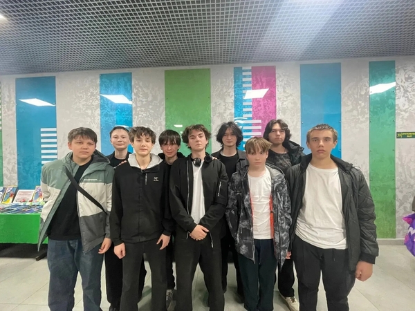 600